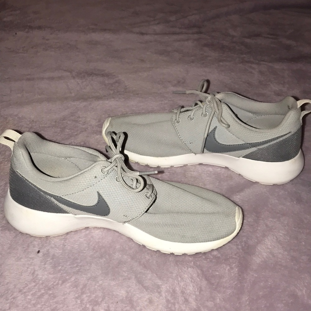 Nike roshes